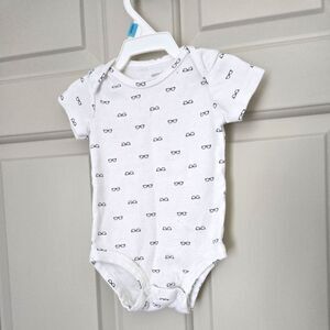 5/$10 Carter's Onesie Size 3 M